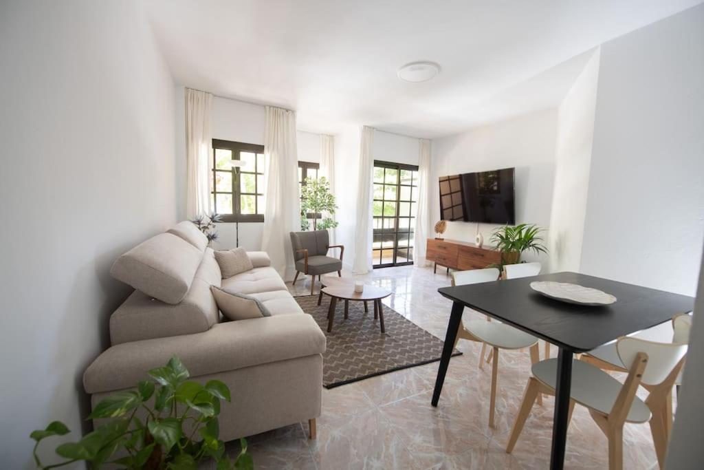 Comfortable Centric Apartment Steps From The Beach グラン・タラハル エクステリア 写真